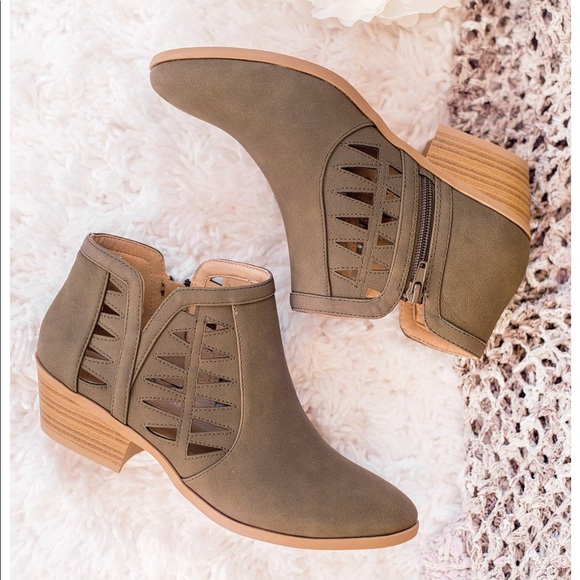 Light Taupe Cut Out Sides Boho Ankle Booties - Picture 3 of 3